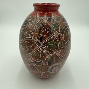 VTG San Juan de Oriente Nicaragua ArtPottery Vase 8” Butterfly & Flowers -Signed